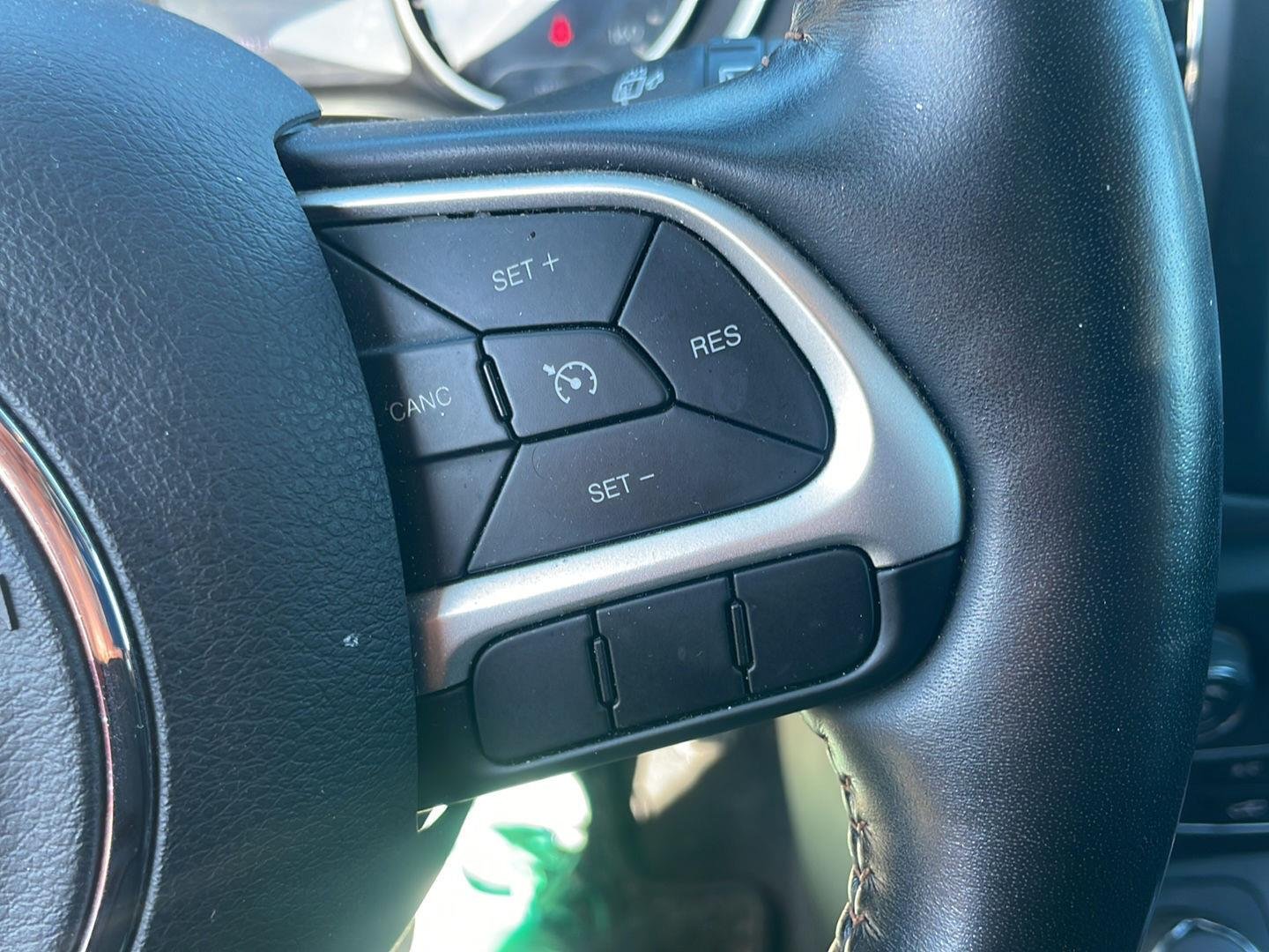 Used 2020 Olive Green Pearlcoat Jeep Latitude image 2