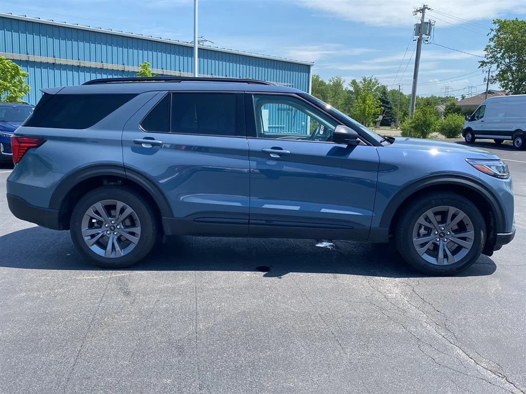 Used 2026 Vapor Blue Ford Active w/200A Pkg image 12
