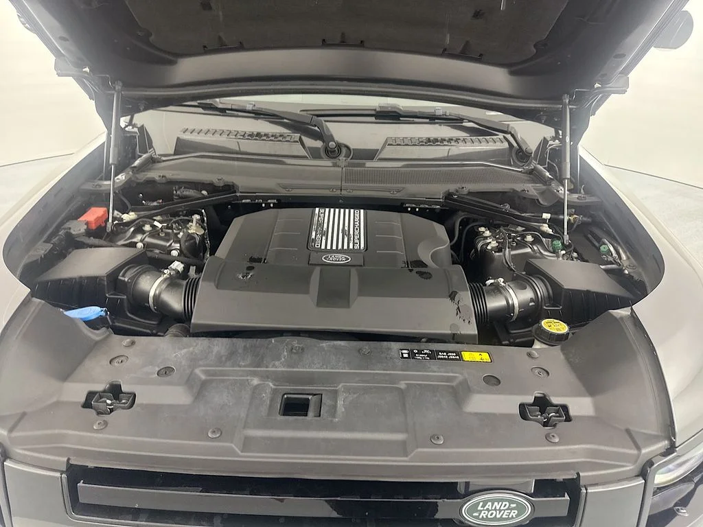 Certified Used 2024 Gray Land Rover V8 image 29