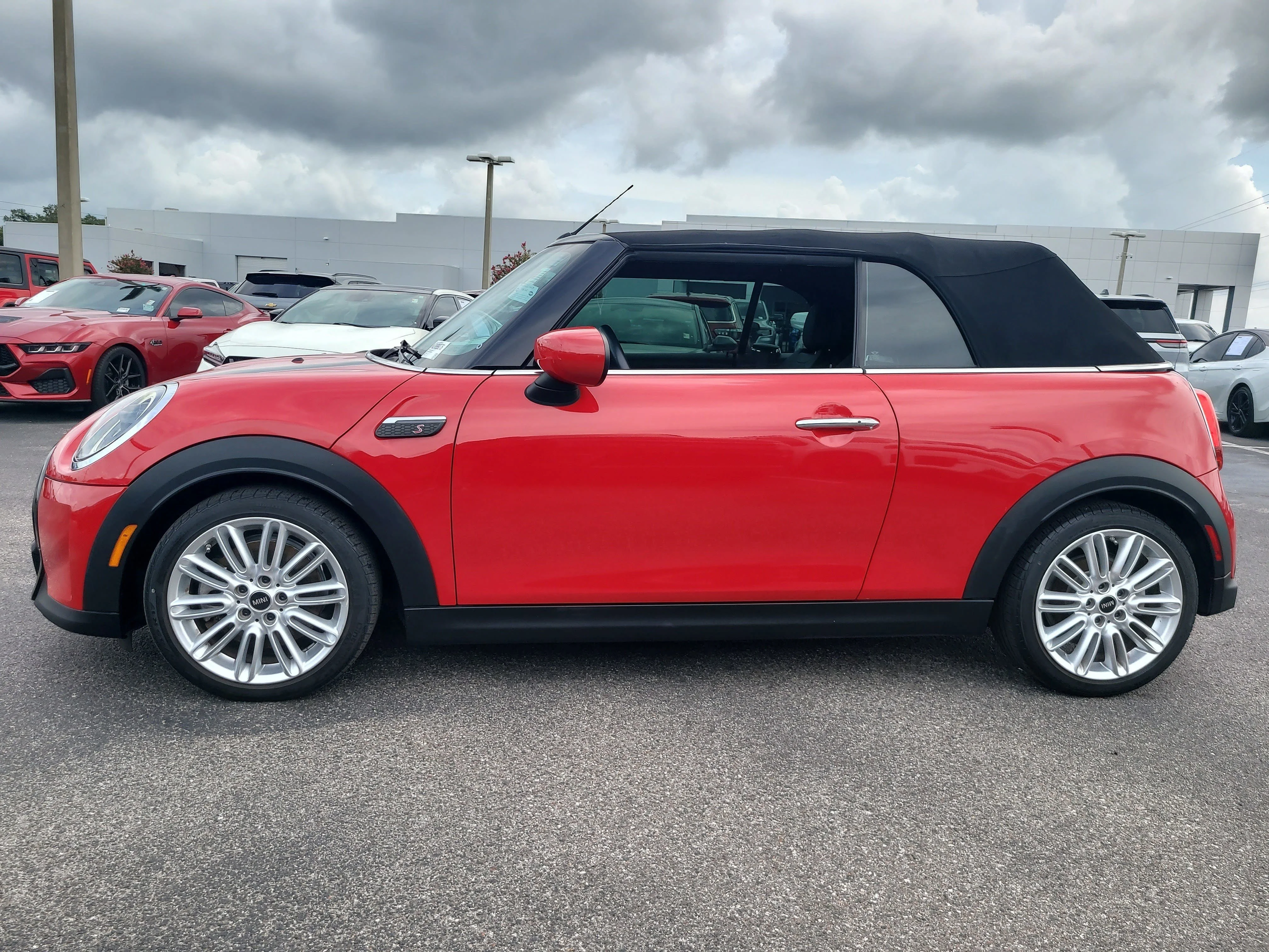 Used 2022 Chili Red MINI Cooper S image 7
