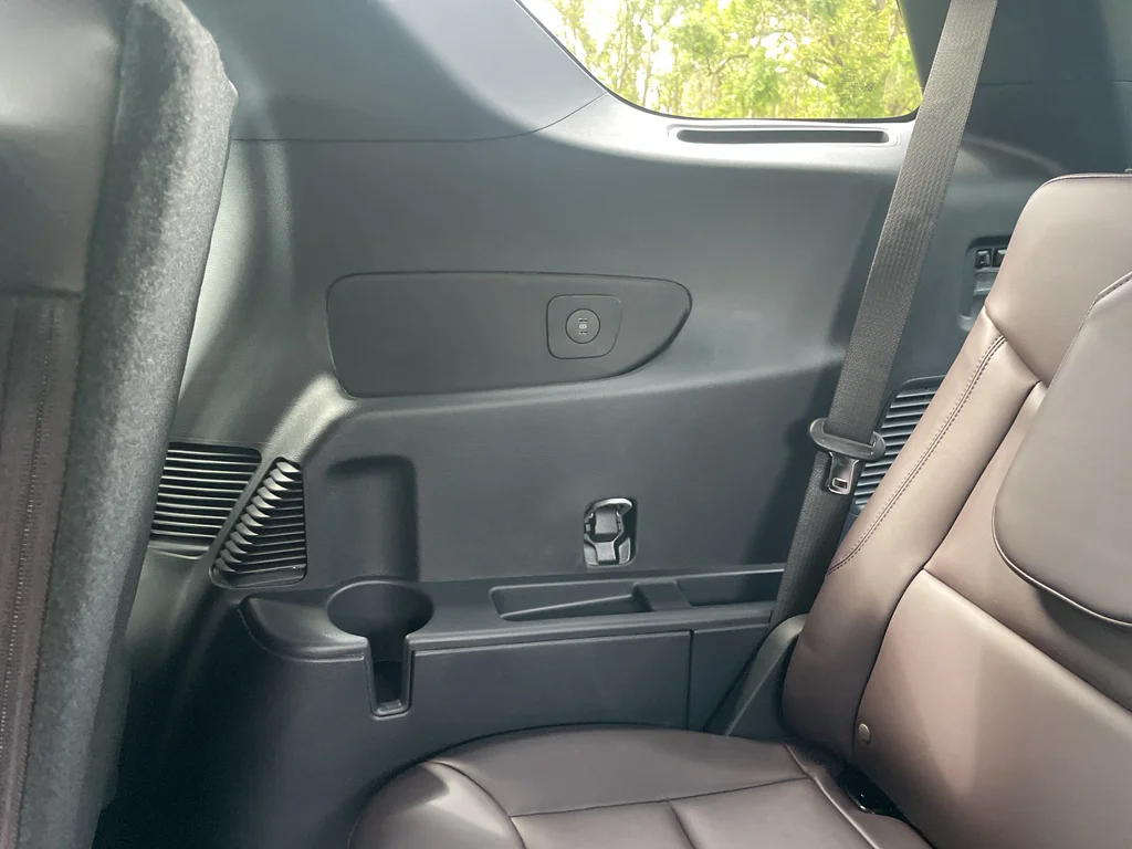 2025 Ford Explorer Platinum - Photo 14