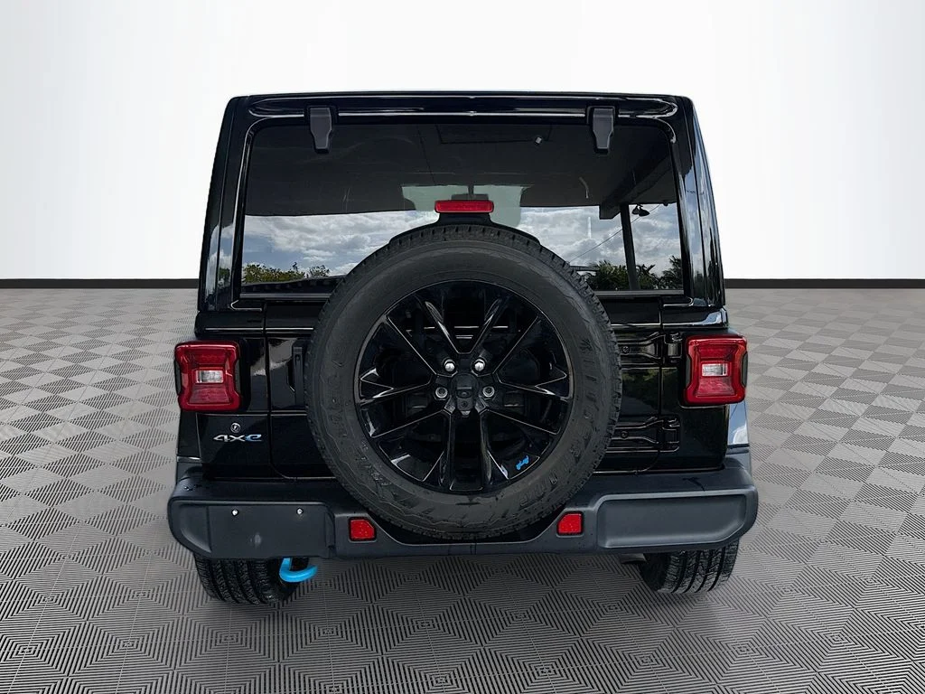Used 2022 Black Jeep Unlimited Sahara 4xe image 7
