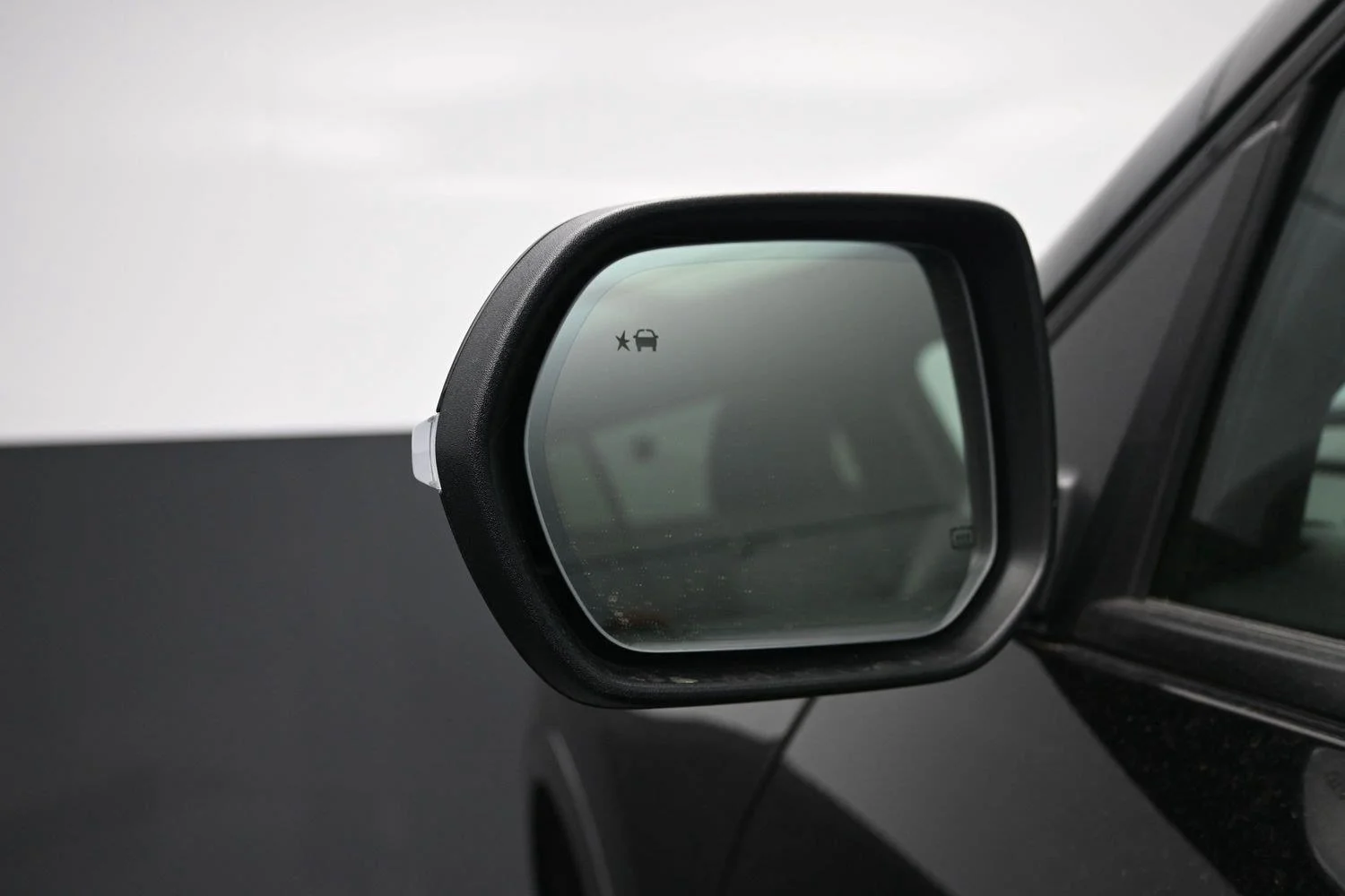 Used 2024 Mosaic Black Metallic Chevrolet RS image 22