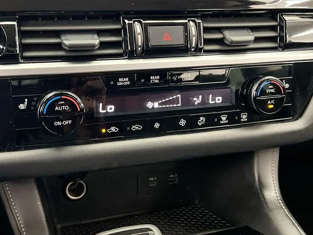 2025 Nissan Pathfinder SV - Photo 25