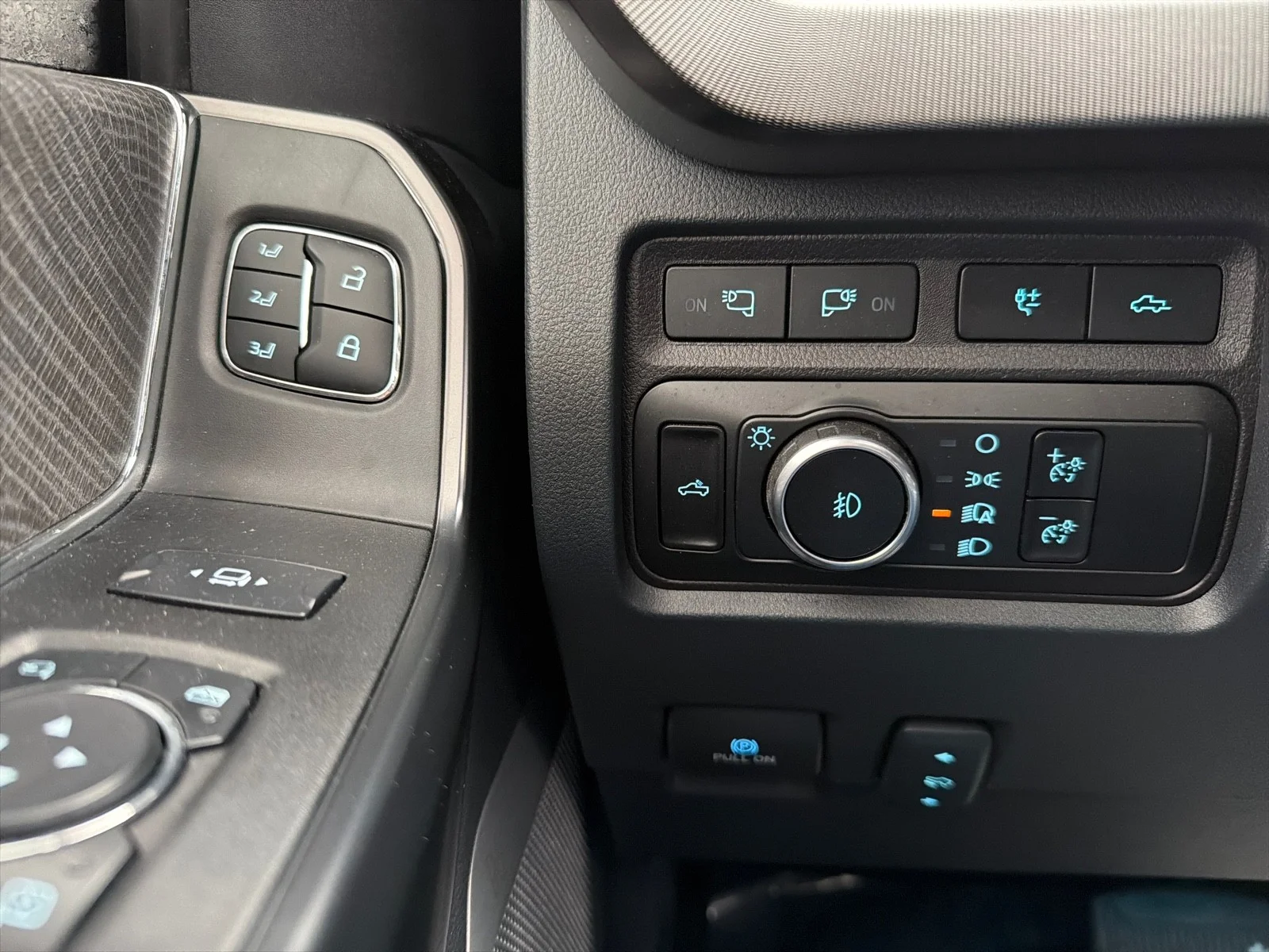 2024 Ford F-250 Super Duty Platinum - Photo 14