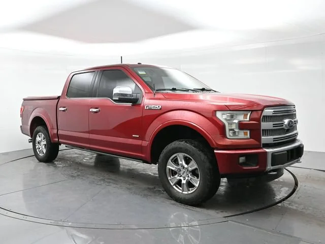 Used 2015 Red Ford XLT image 1