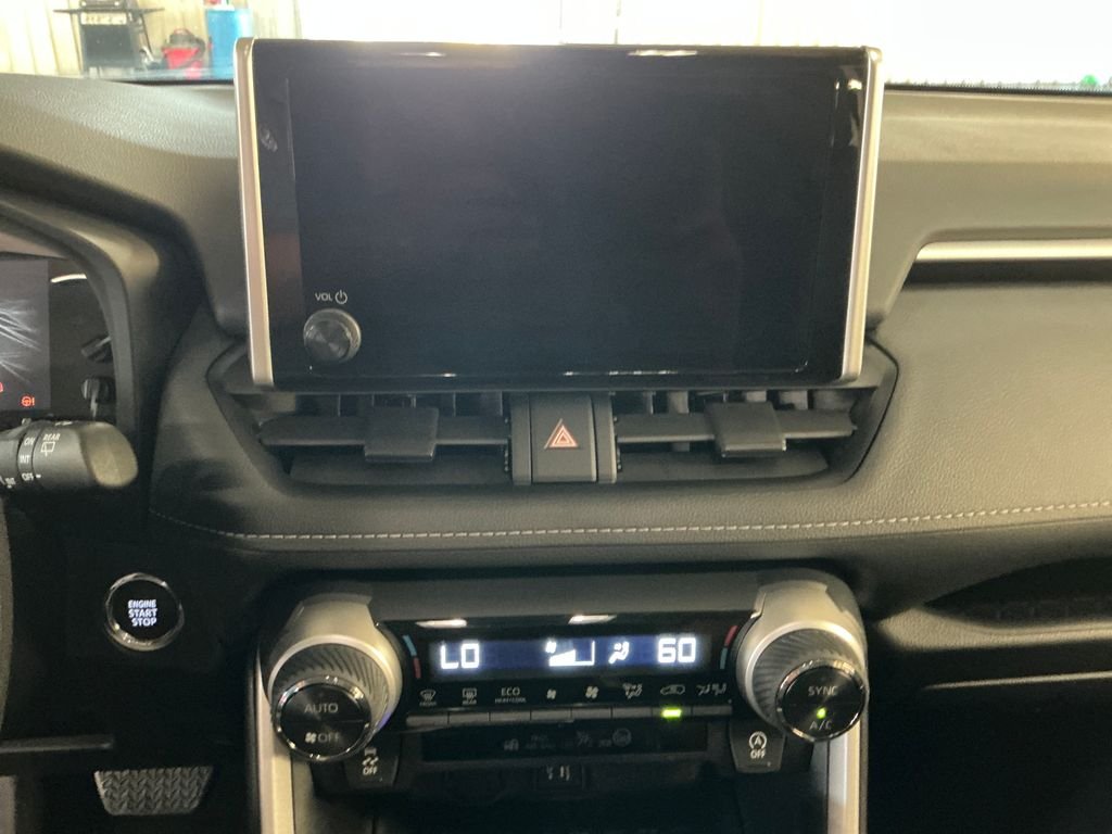 Used 2025  Toyota XLE image 17