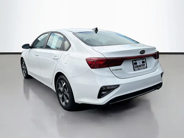 Used 2021 White Kia LXS image 5