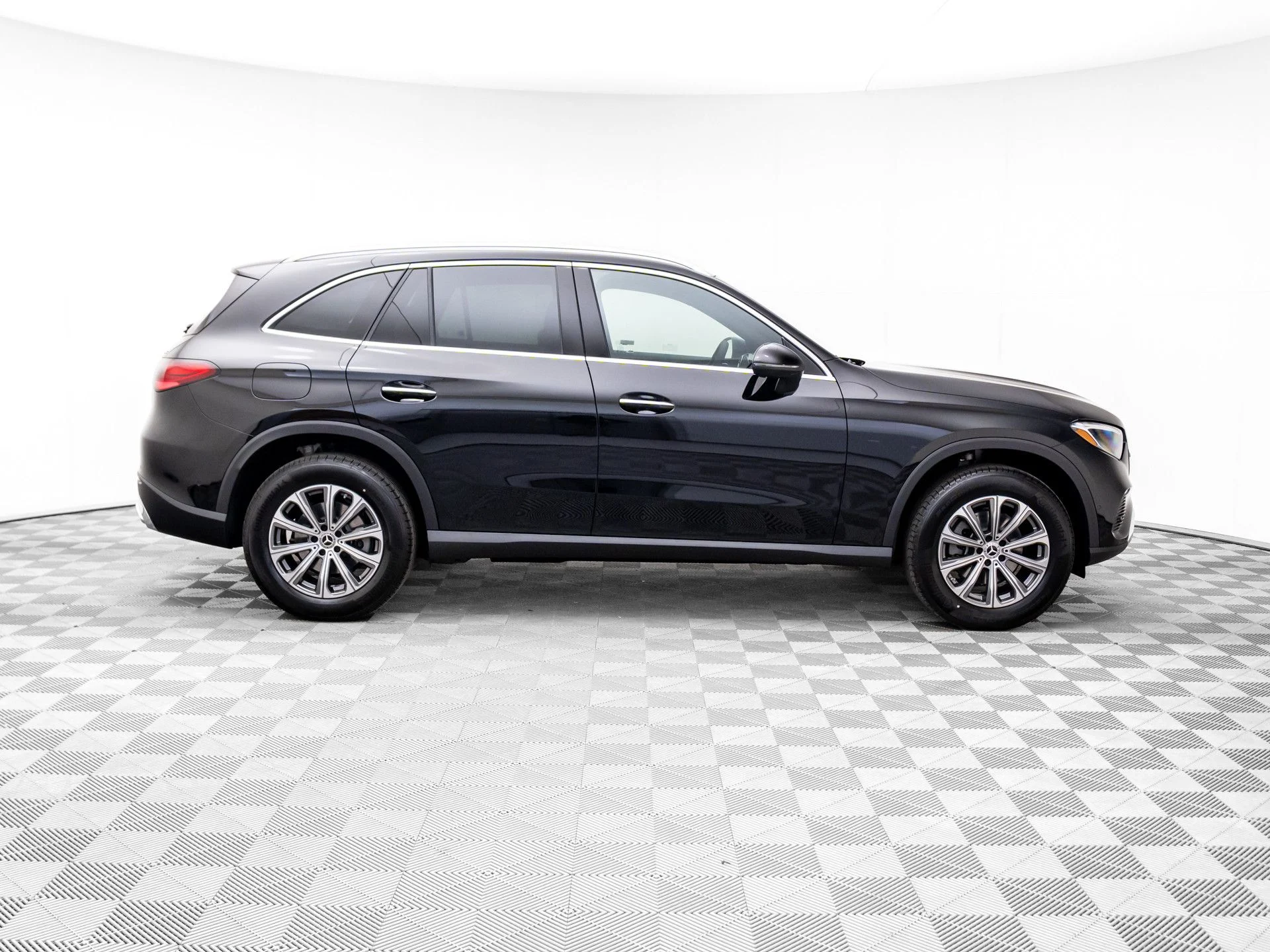 New 2026 Black Mercedes-Benz GLC 300 image 6