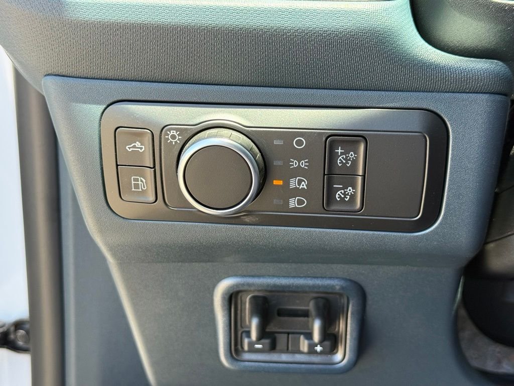 New 2026 Space White Metallic Ford XLT image 11