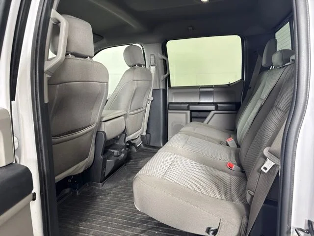 Used 2019 Oxford White Ford XLT image 12