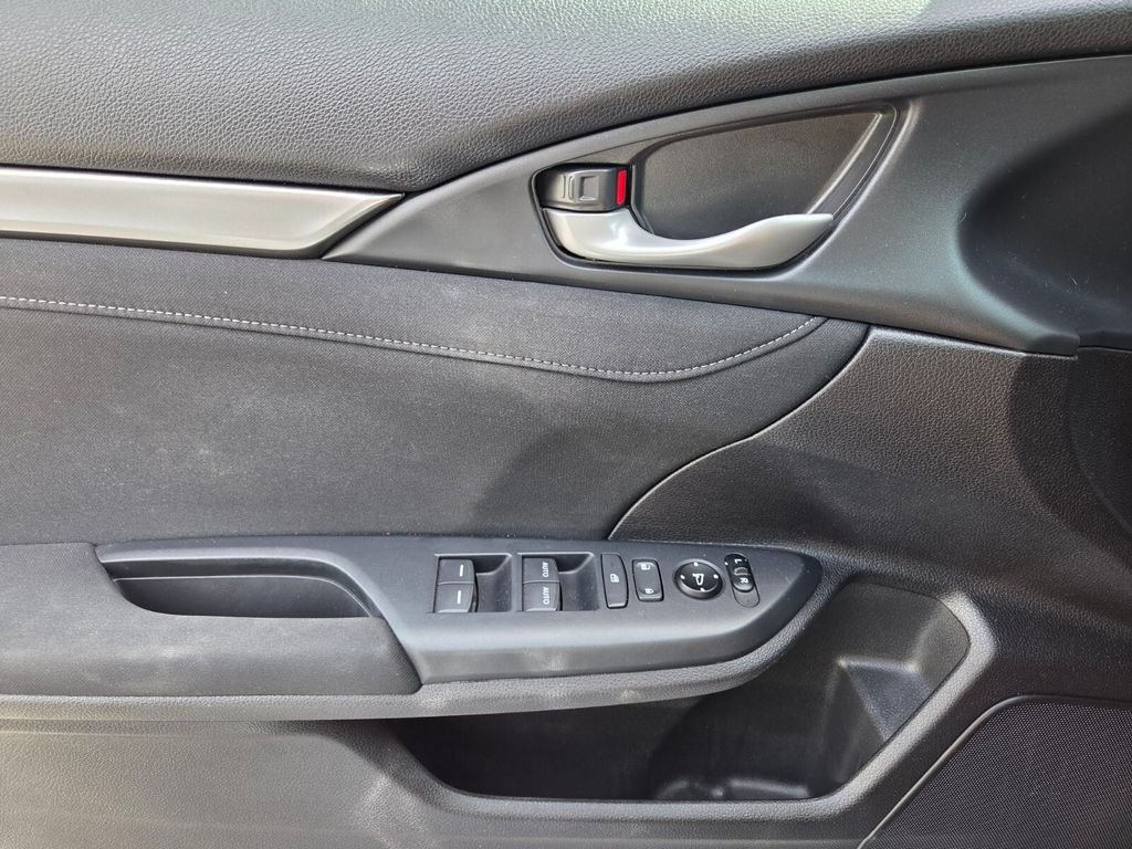 Used 2020  Honda EX image 19