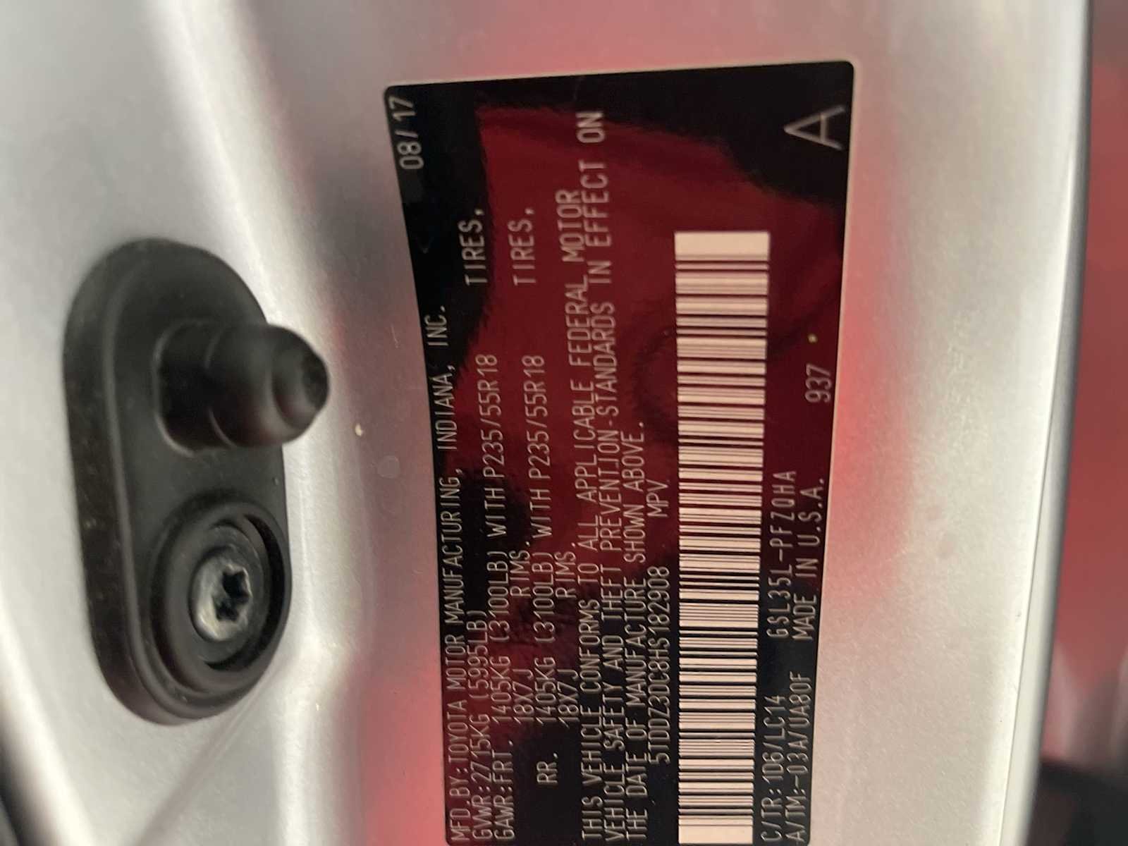 Used 2017 Silver Sky Metallic Toyota XLE image 21