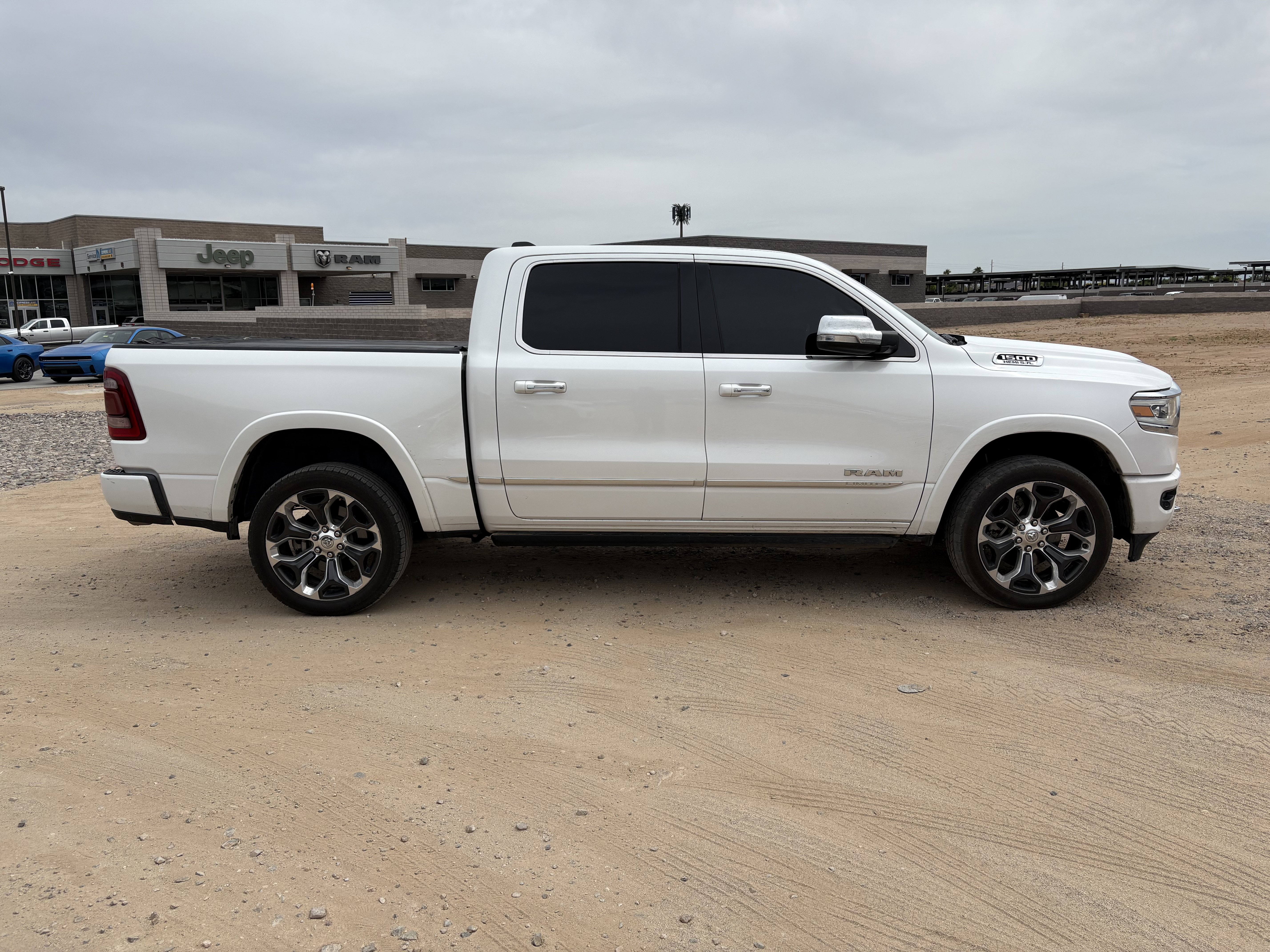 Used 2020 Ivory White Tri-Coat Pearlcoat Ram Limited image 6
