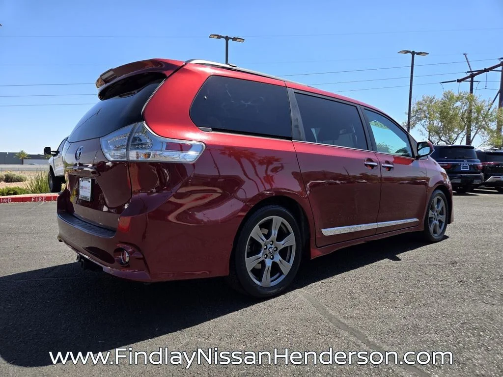 Used 2018 Red Toyota SE Premium image 6