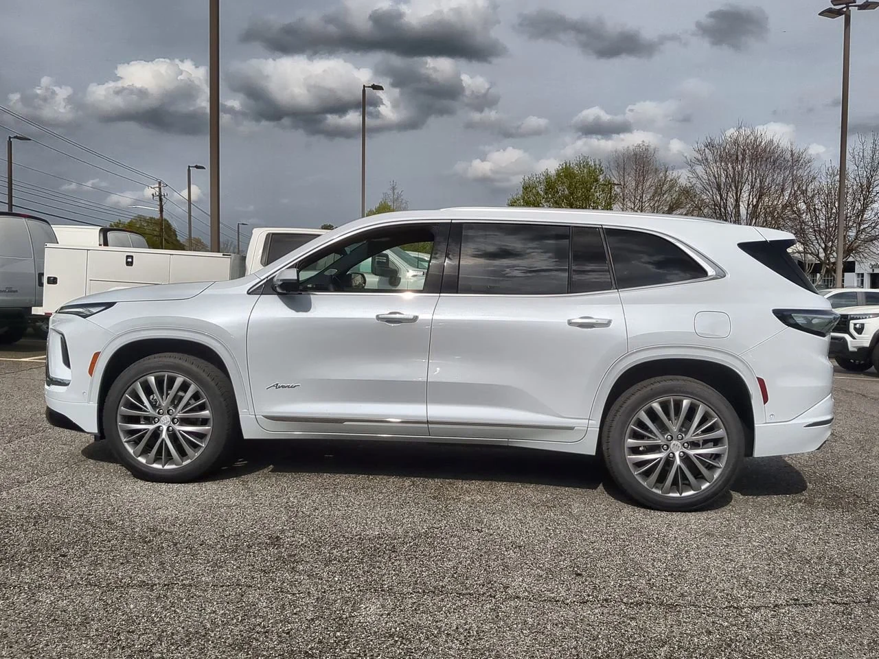 New 2026 Iridescent White Tricoat Buick Avenir image 5