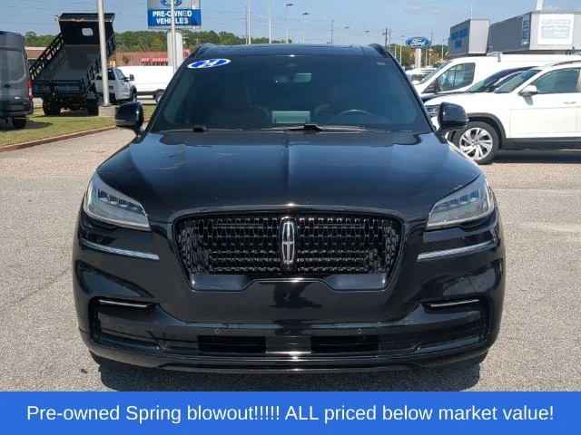 Used 2024 Black Lincoln Reserve image 16