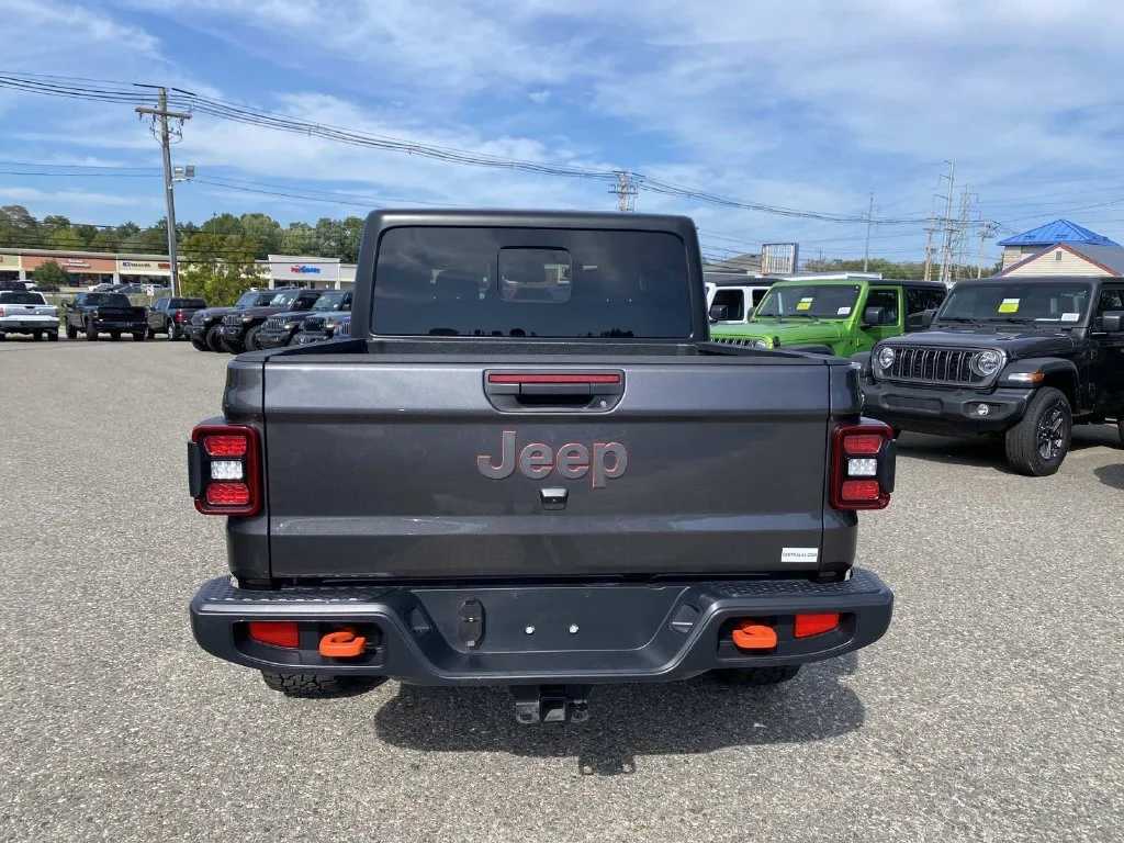 Certified Used 2026 Gray Jeep Mojave image 4