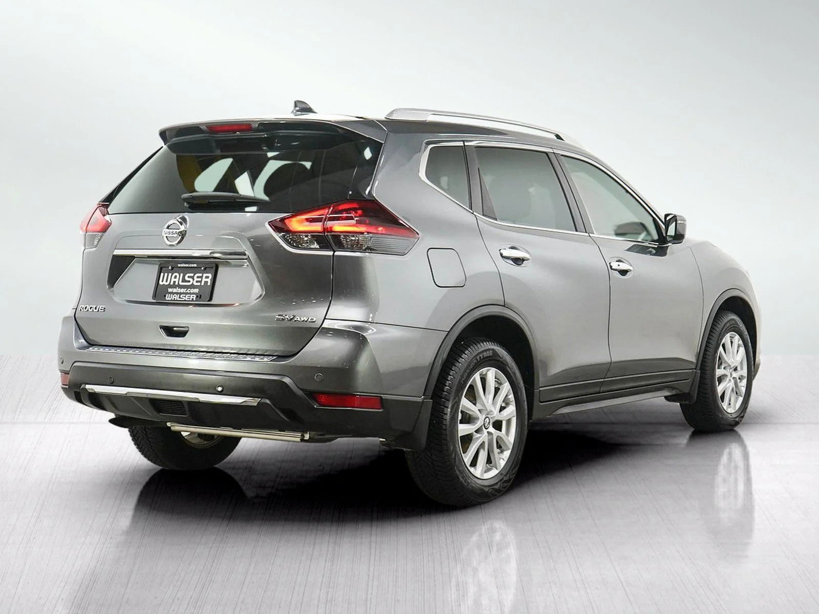 Used 2020 Gun Metallic Nissan SV image 5