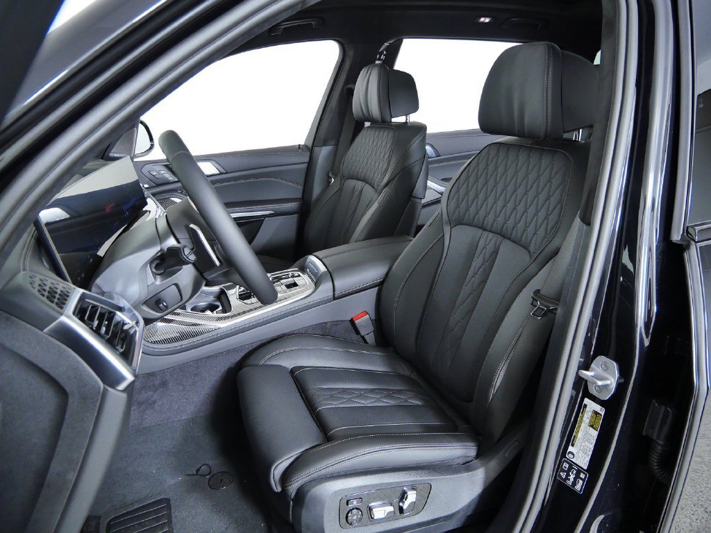 New 2027 Black Sapphire Metallic BMW M60i image 35