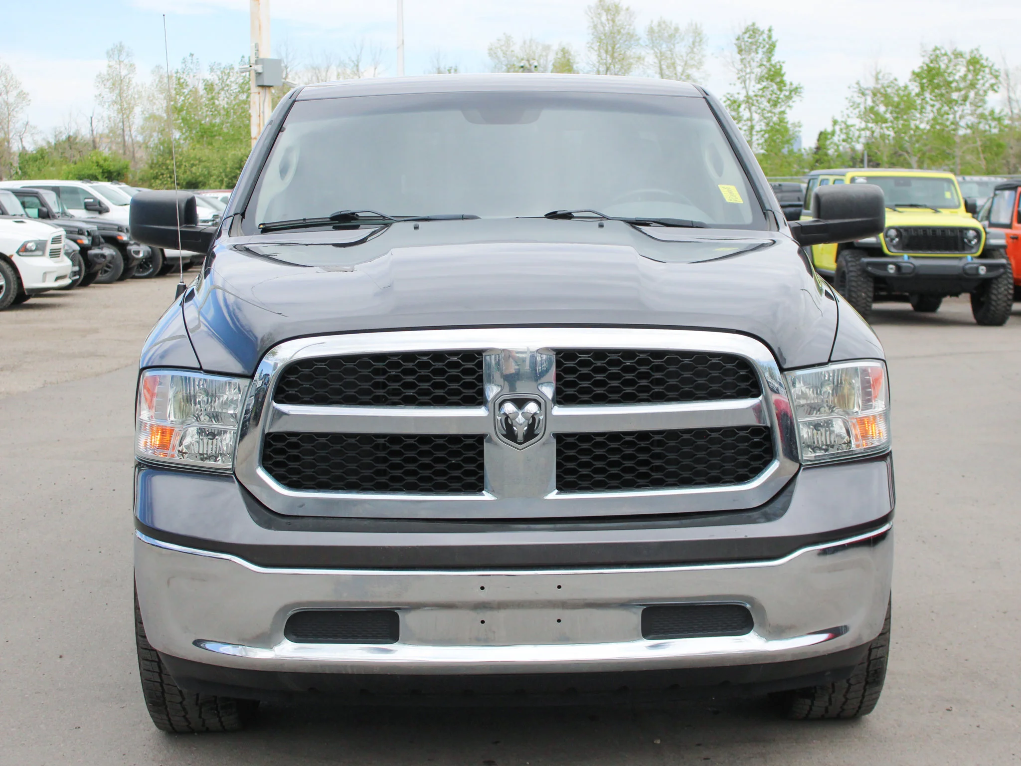 Used 2017 Grey RAM SLT * 5.7L HEMI V8 | Bedliner | Great Work Truck | Winter Tires | Two Keys | Cruise Control image 7