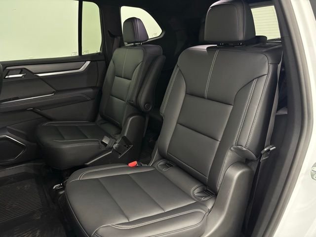 New 2026 Summit White GMC Elevation image 43