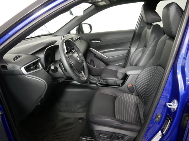 Used 2025 Blue Crush Metallic/Jet Black Toyota Hybrid XSE w/ Convenience Pkg image 9