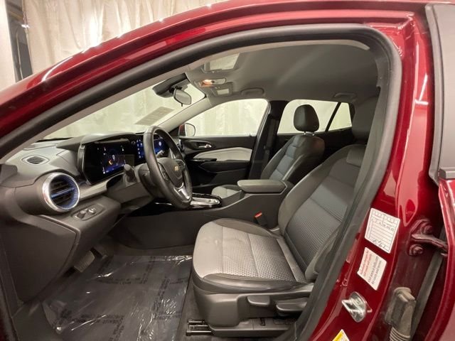 Used 2025 Red Chevrolet LT image 10