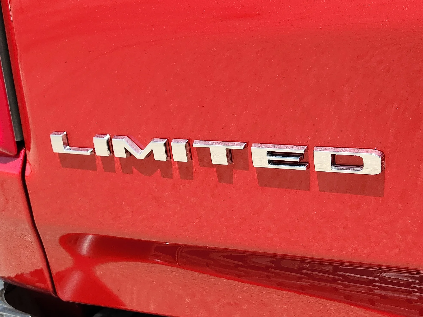 New 2026 Molten Red Pearl-Coat  Paint Ram LIMITED CREW CAB 4X4 5