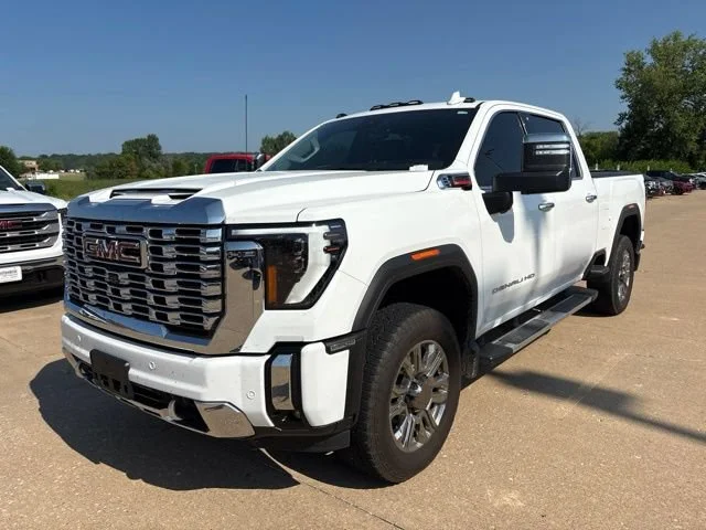 Used 2024 Summit White GMC Denali image 7
