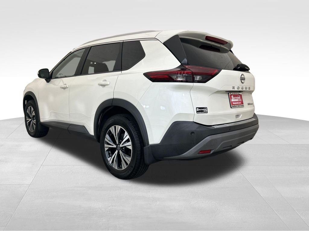 Used 2023 White Nissan SV image 3