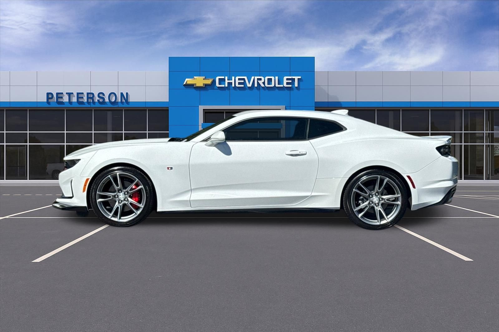 Used 2023 White Chevrolet 1LT image 7