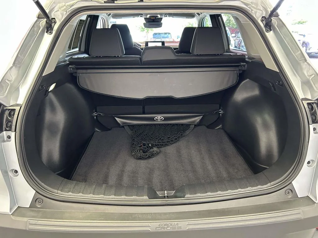 Used 2025 Silver Toyota LE image 13