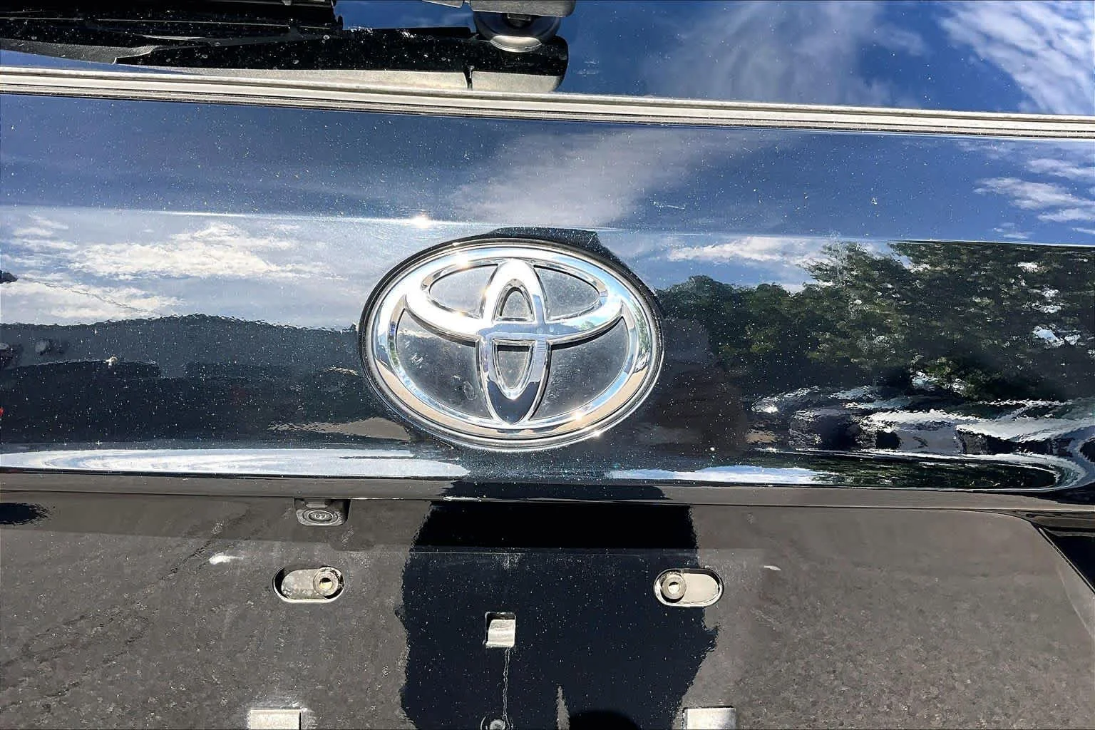 Used 2023 Midnight Black Metallic Toyota XLE image 10