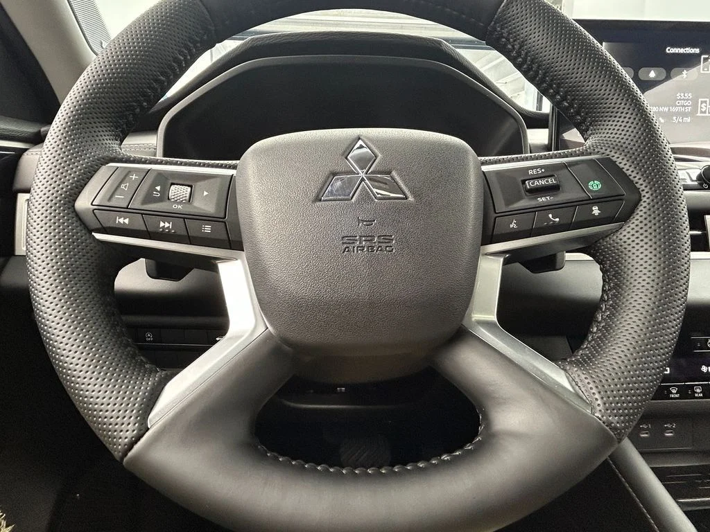 New 2026 White / Black Mitsubishi Trail Edition image 33