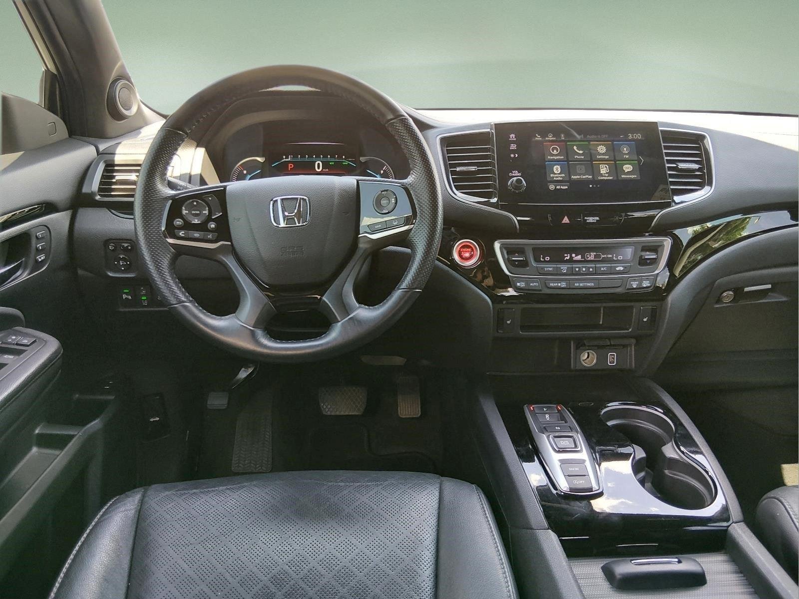 Used 2019 White Diamond Pearl Honda Touring image 10