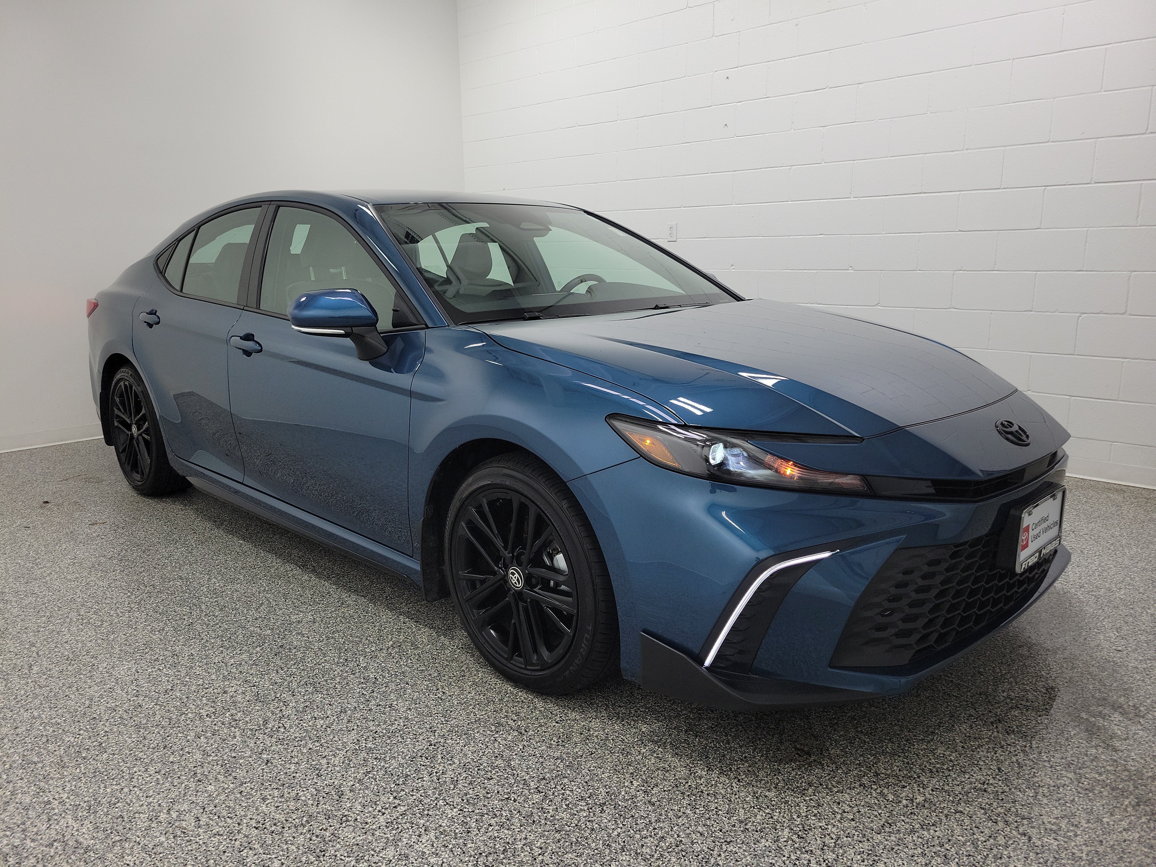 Certified Used 2025 Ocean Gem Toyota SE image 4