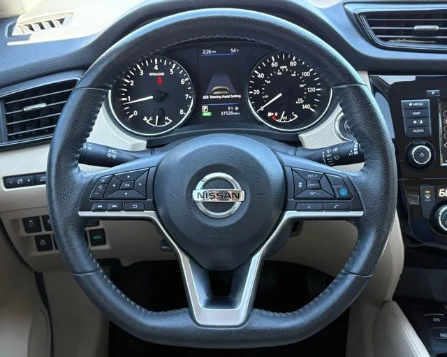Used 2020 Green Nissan SL image 17