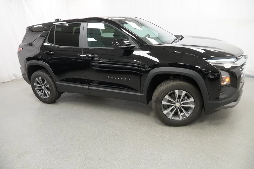 New 2027 Mosaic Black Metallic Chevrolet LT image 5