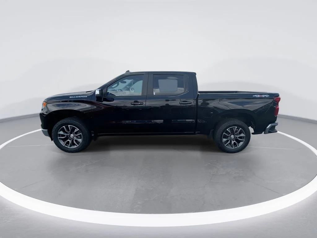 Used 2023 Black Chevrolet LT image 5