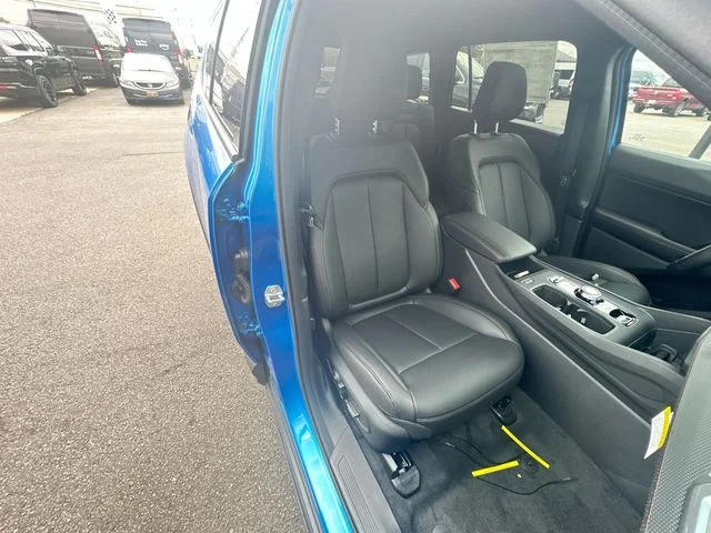 New 2026 Hydro Blue Pearl-Coat Exterior Paint Jeep Limited image 25