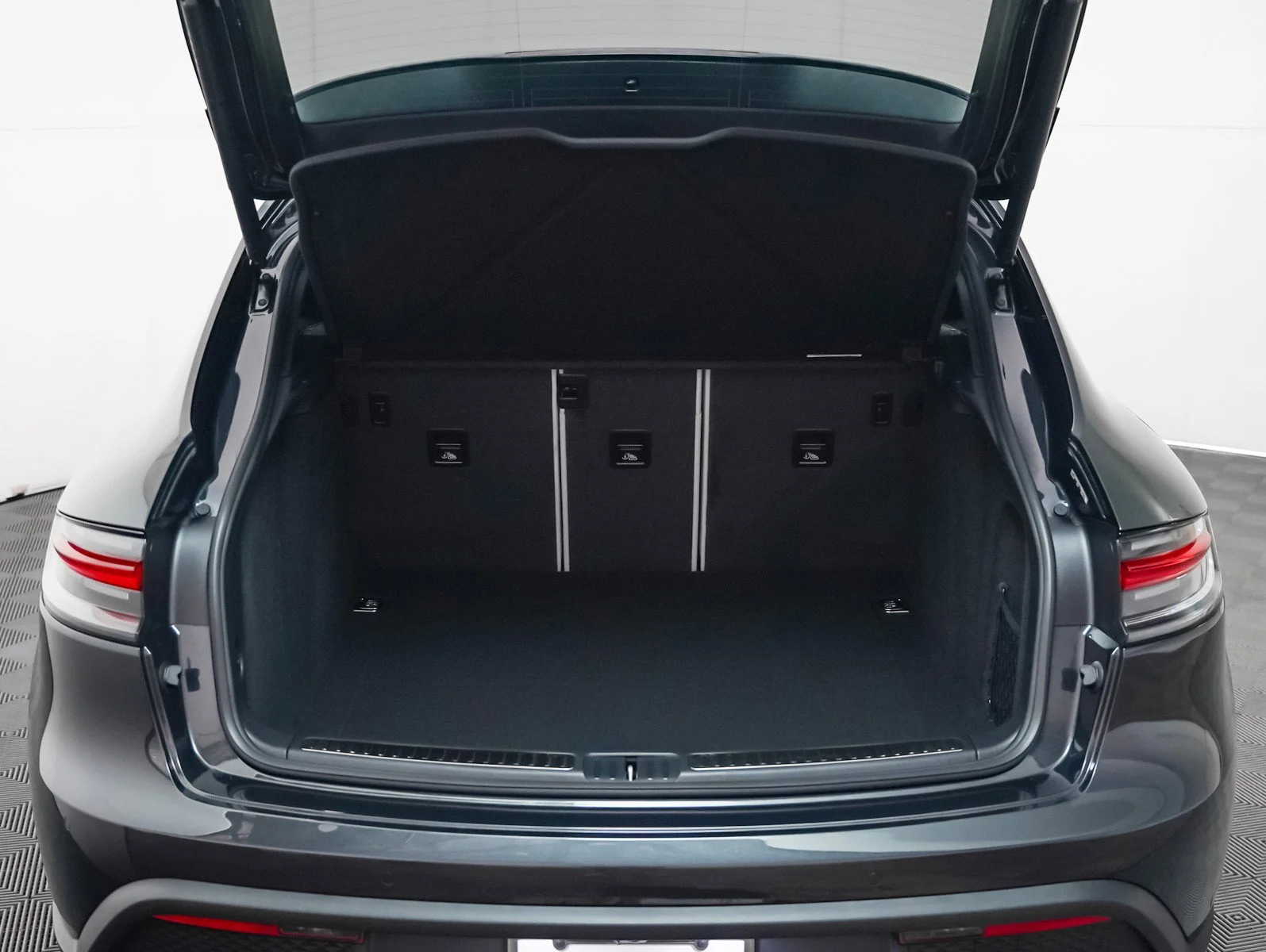 New 2026 VOLCANO GREY Porsche  image 27