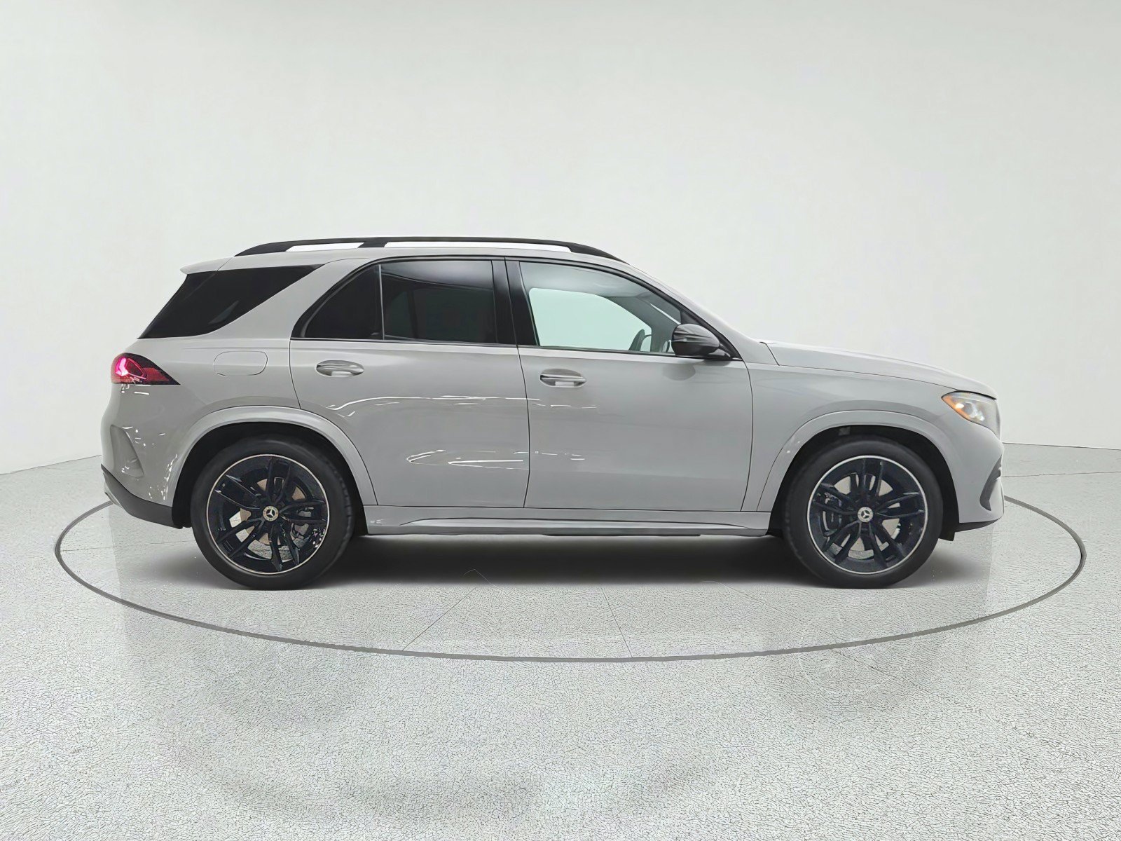 New 2027 MANUFAKTUR Alpine Grey Mercedes-Benz GLE 450 4MATIC® SUV image 25