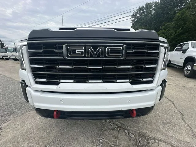 Used 2024 White GMC AT4 image 34
