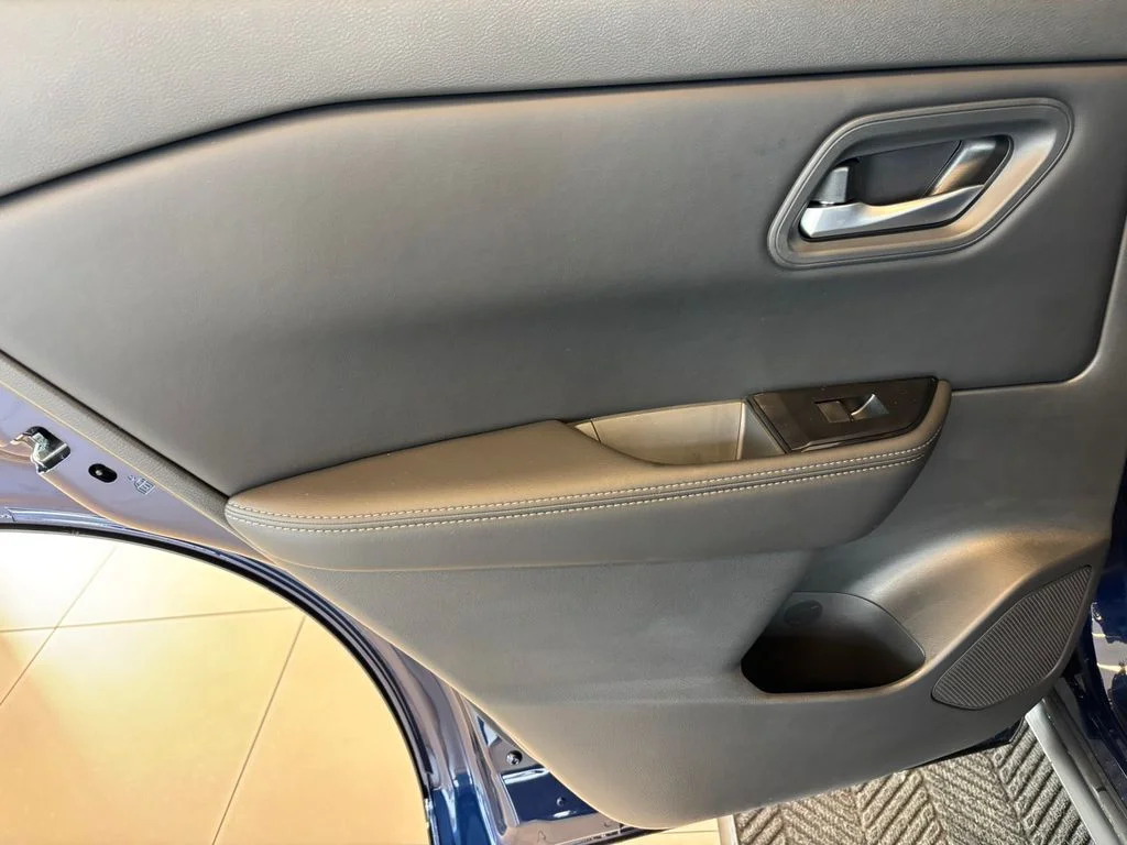 New 2026 Deep Ocean Blue Pearl Nissan SV image 24