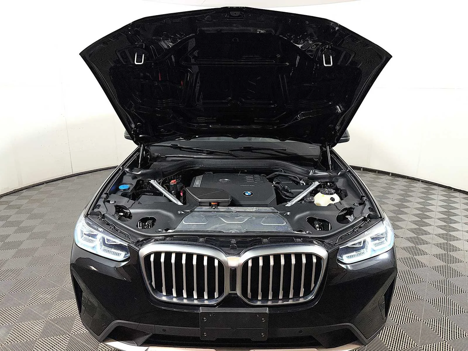 Used 2023 Black Sapphire Metallic BMW xDrive30i image 31