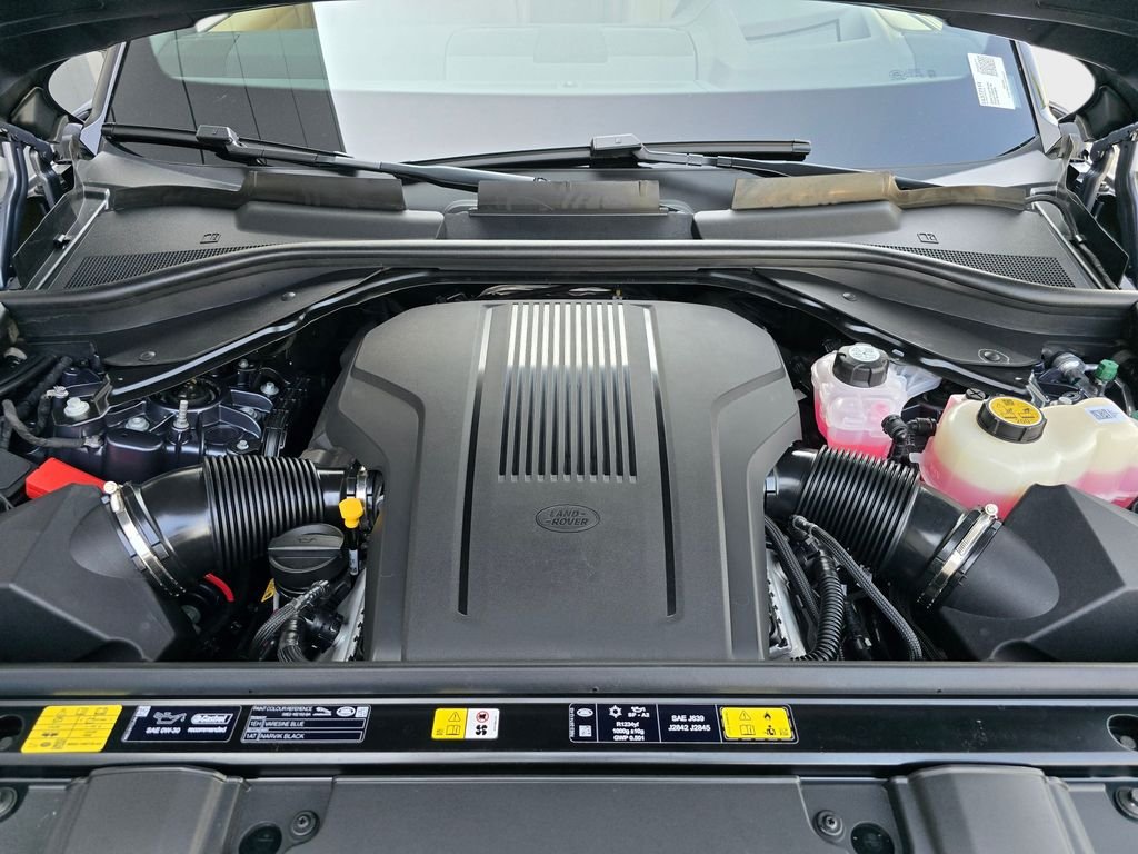 New 2026 Varesine Blue LAND ROVER SE LWB 7-Seats / V8 image 32
