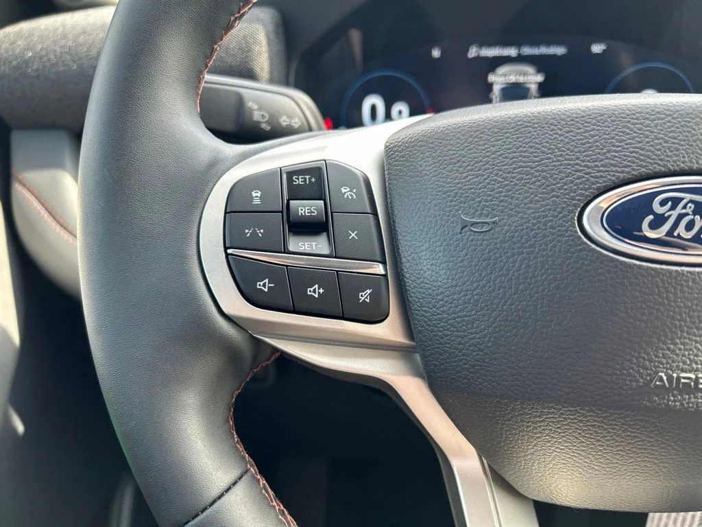 New 2026 Star White Metallic Tri-Coat Ford Active image 18
