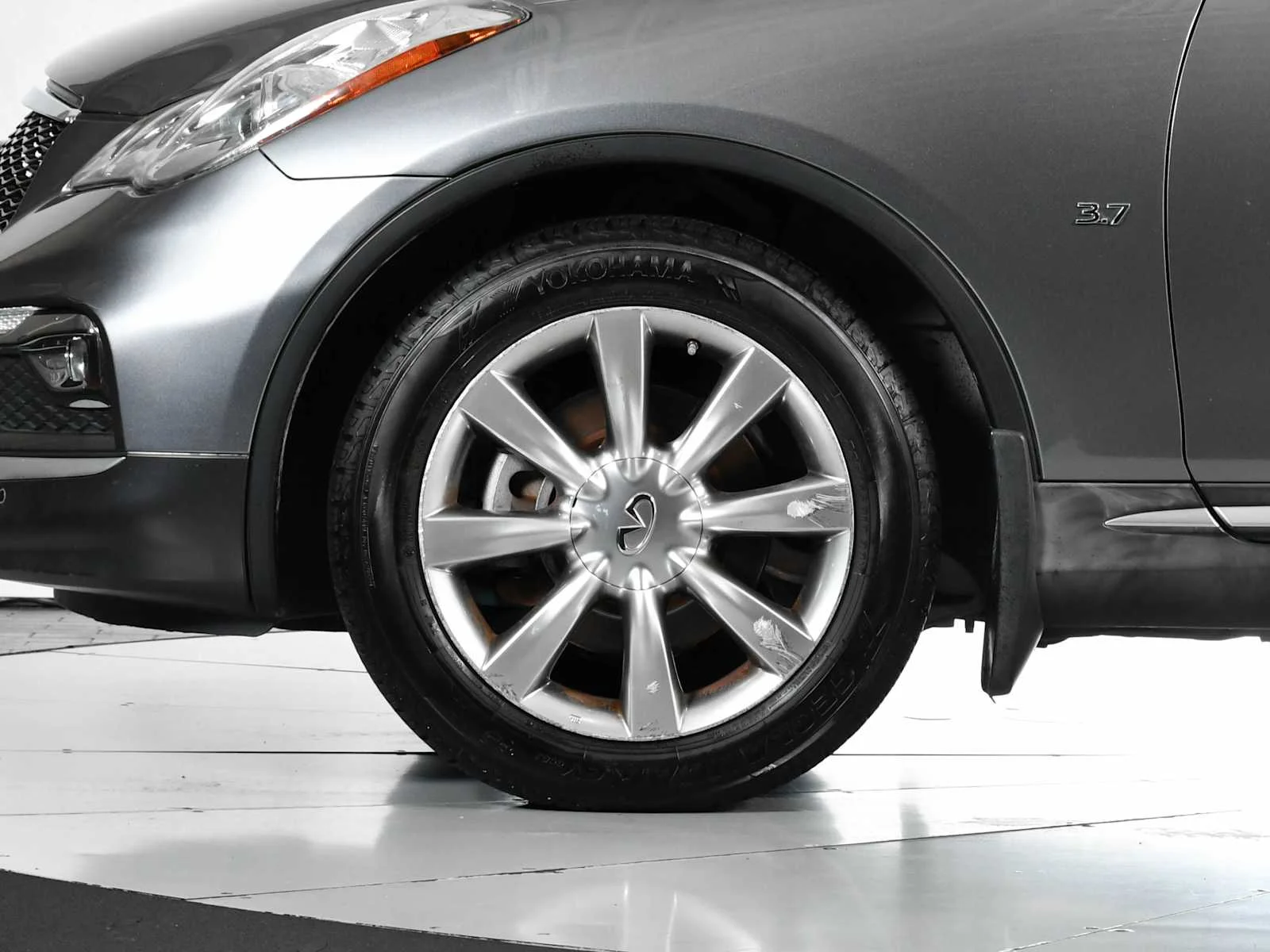 Used 2017 Graphite Shadow INFINITI  image 11