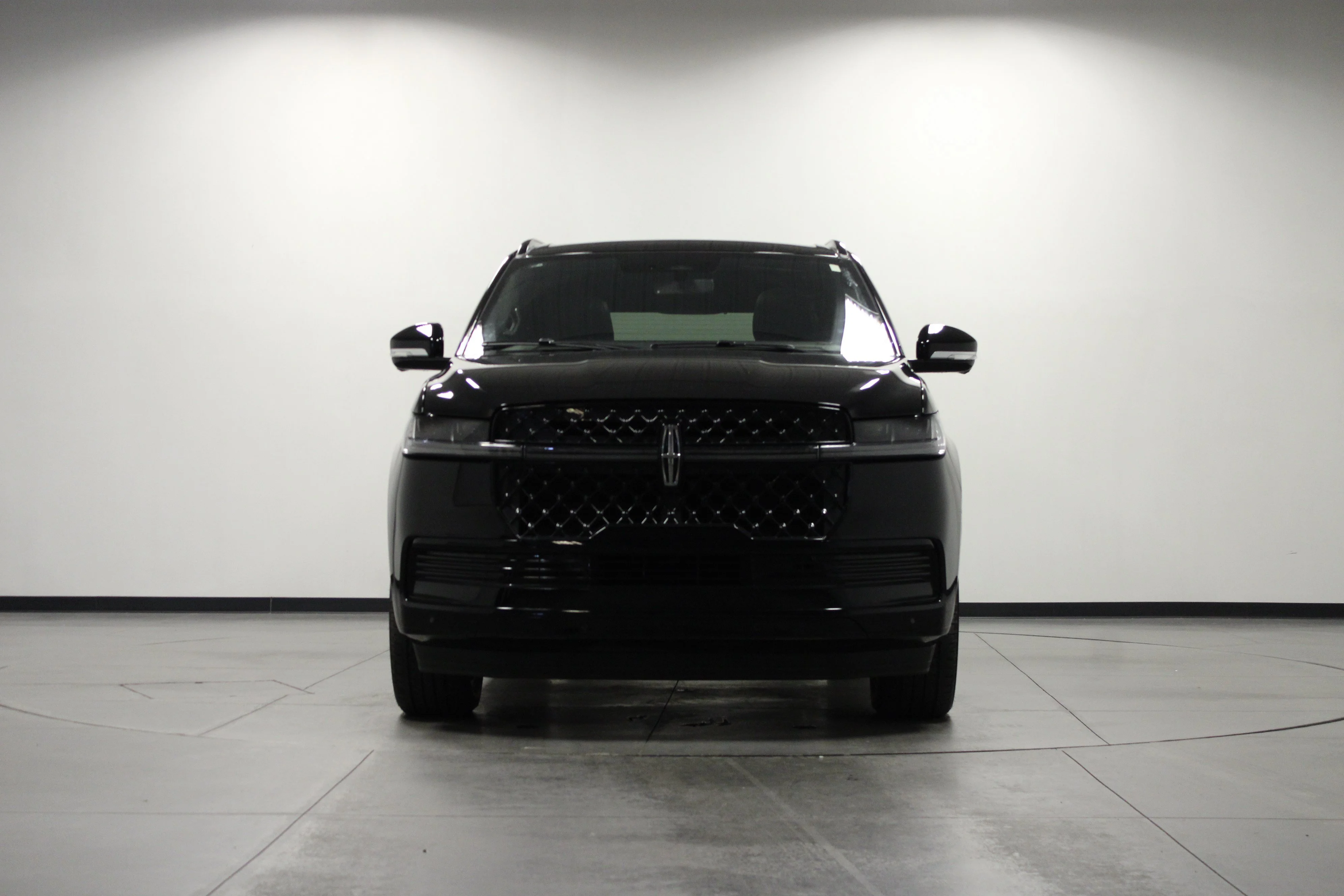 Used 2025 Black Metallic Lincoln Reserve image 9